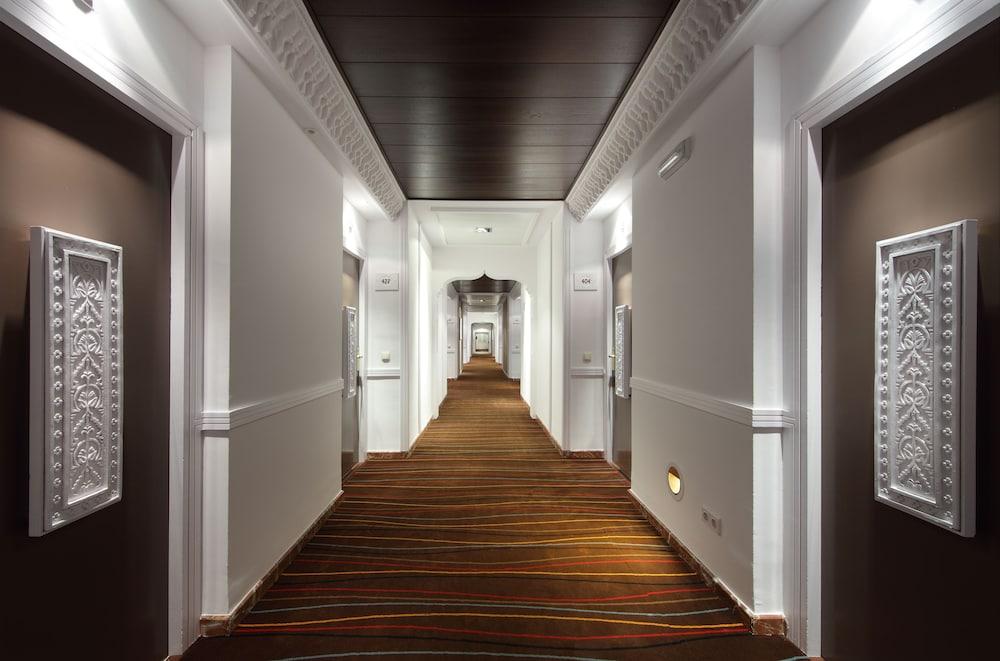 Abades Hotel 4*