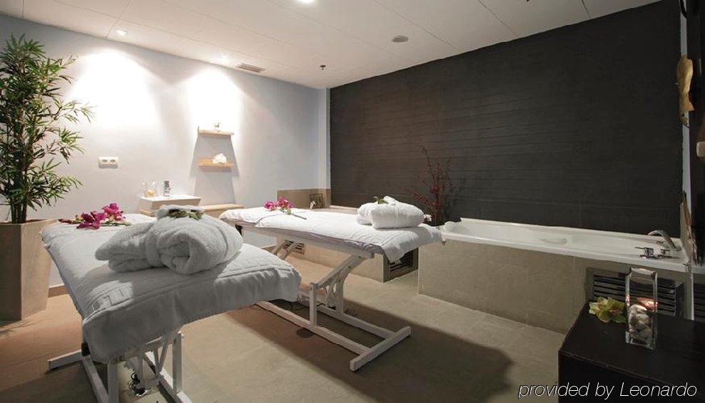 Hotel Abades 4*
